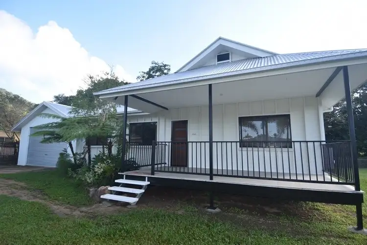 9 Pease Street, Tully QLD 4854