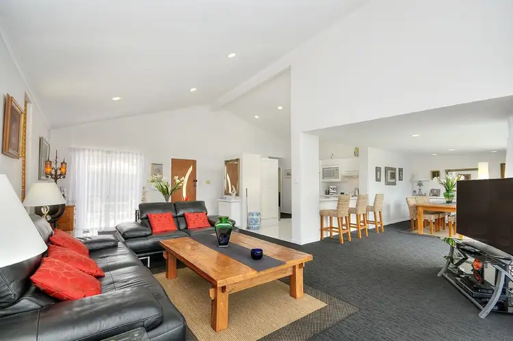 Sixth view of Homely house listing, 3 Helen Court, Broadbeach Waters QLD 4218