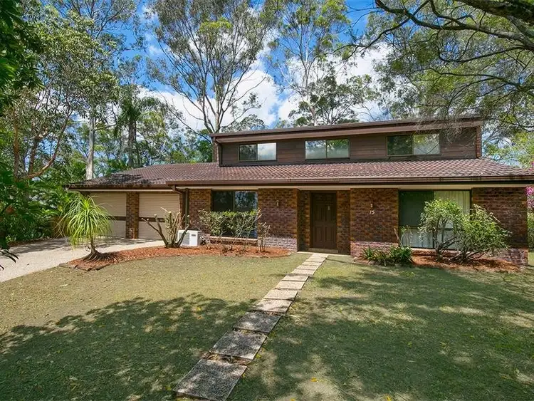 15 Ludlow St, Chapel Hill QLD 4069