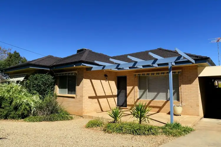 10 Wilson Street, Kooringal NSW 2650