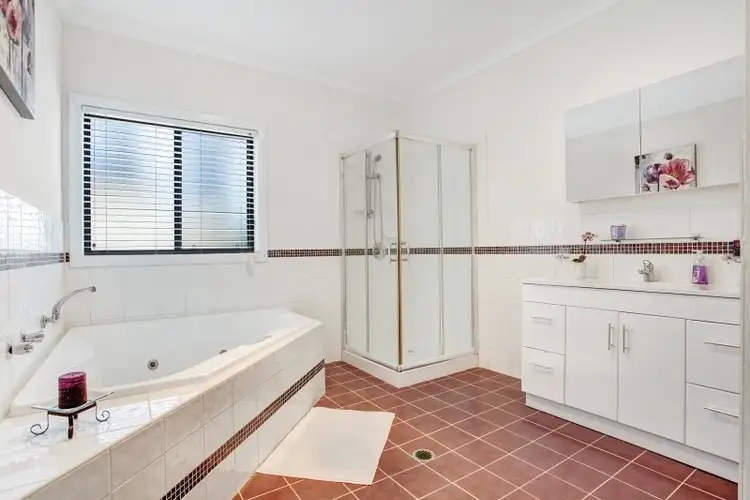 Sixth view of Homely house listing, 2 Linwood Close, Bolwarra Heights NSW 2320