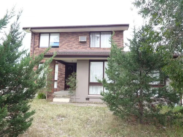 94 West Melton Dr, Melton West VIC 3337