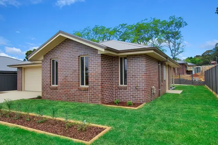 Second view of Homely house listing, 4/22 Freeman Crescent, Armidale NSW 2350