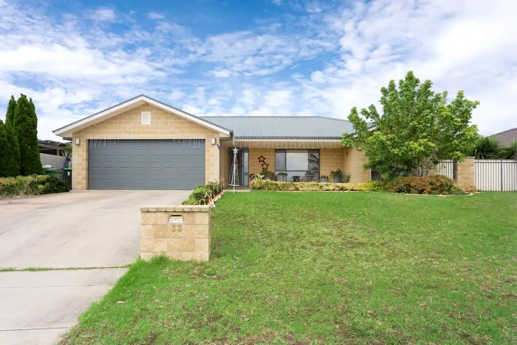 Main view of Homely house listing, 33 Kimba Drive, Glenfield Park NSW 2650