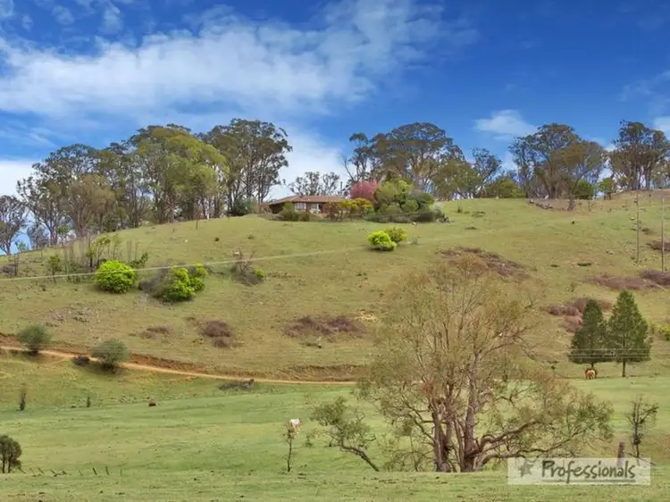 17 Herbert Park Road, Armidale NSW 2350