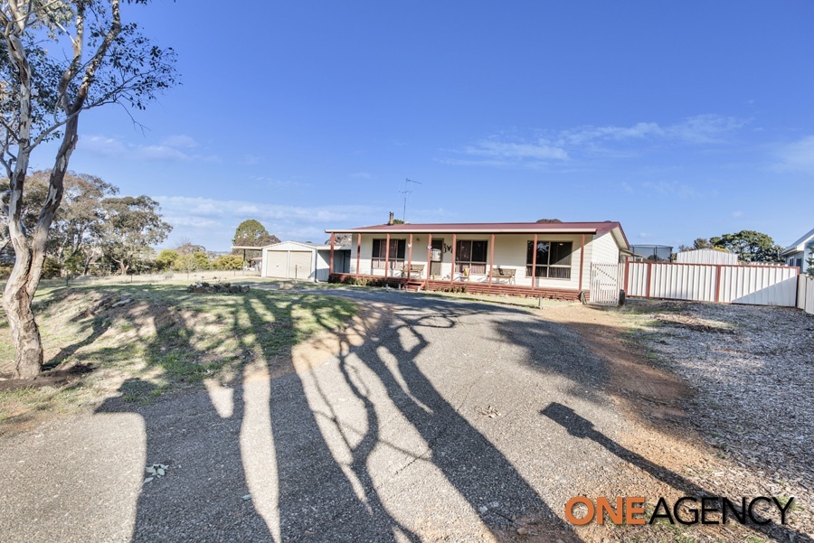 8 Hume Street, Gunning NSW 2581