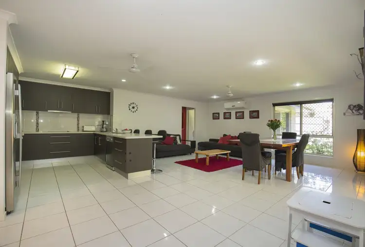 26 Burnett Heads Rd, Burnett Heads QLD 4670