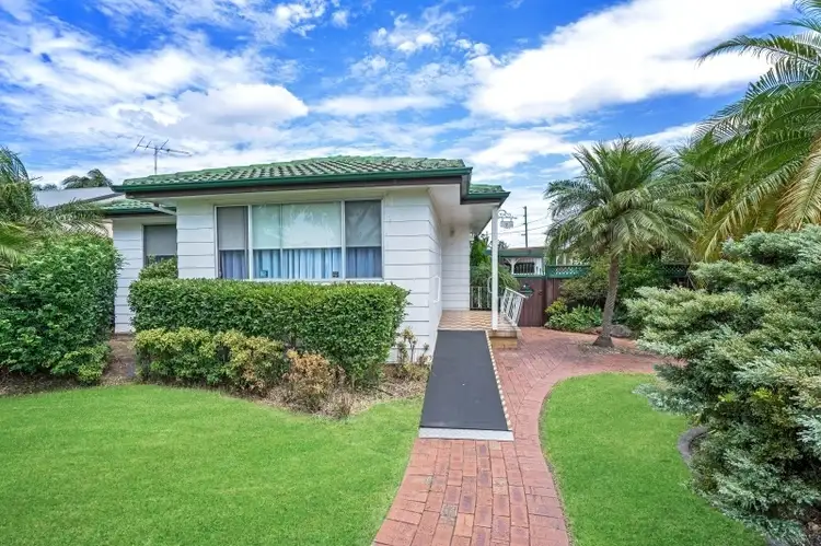 7 Thirlmere Parade, Tarro NSW 2322