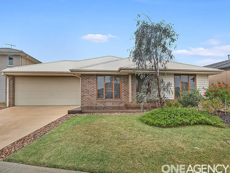 33 Wild Oak Ave, Armstrong Creek VIC 3217