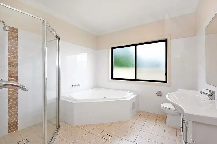 Fifth view of Homely villa listing, 2/11 Dwyer Avenue, Woy Woy NSW 2256