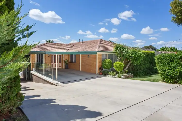 7 Wilks Avenue, Kooringal NSW 2650
