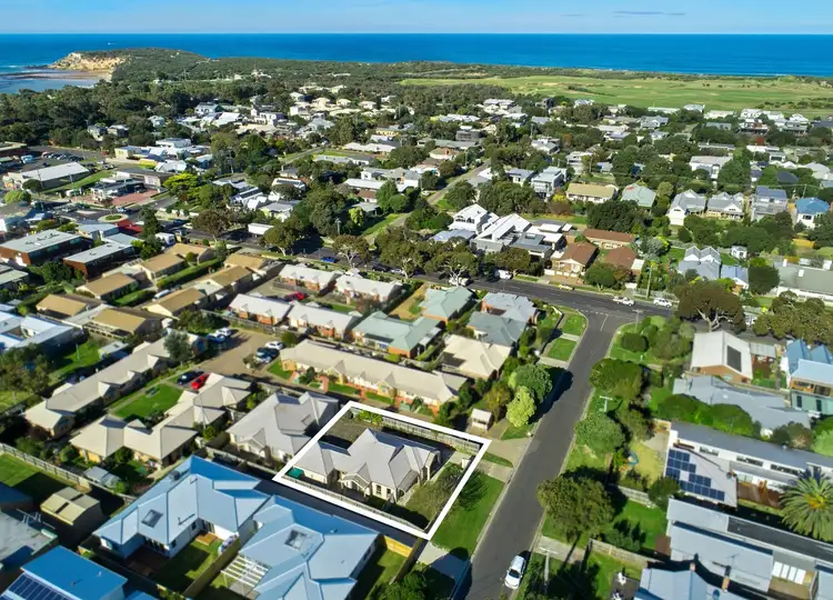 Fifth view of Homely unit listing, 1/8 Grove Road, Barwon Heads VIC 3227