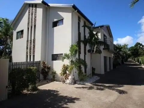 Second view of Homely townhouse listing, 1/243 Torquay Terrace, Torquay QLD 4655