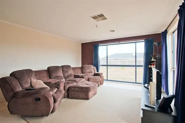 Fifth view of Homely house listing, 9 Davison Crt, Bacchus Marsh VIC 3340