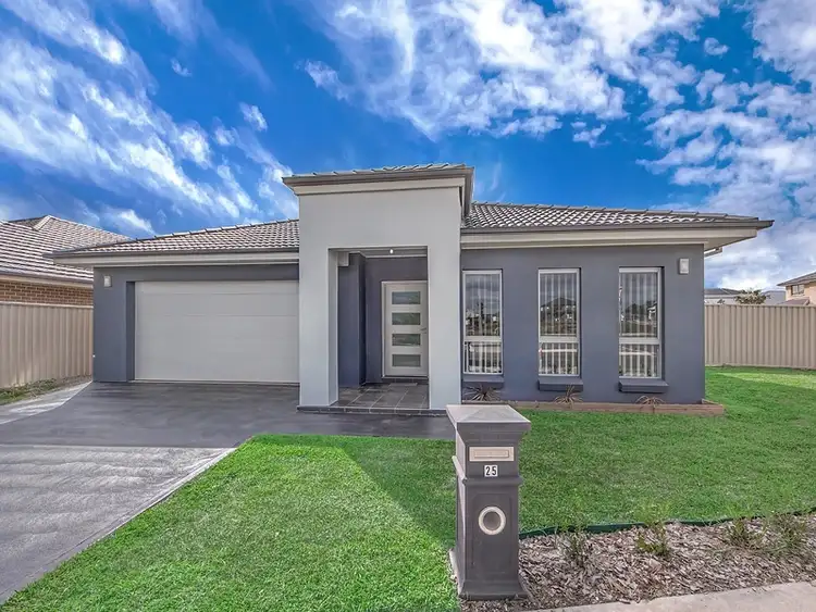 25 Donovan Boulevard, Gregory Hills NSW 2557