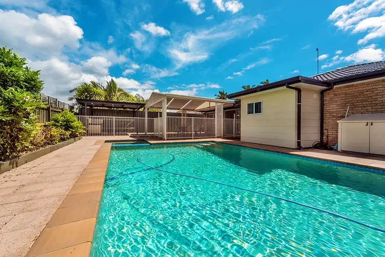 17 Tekapo Street, Broadbeach Waters QLD 4218