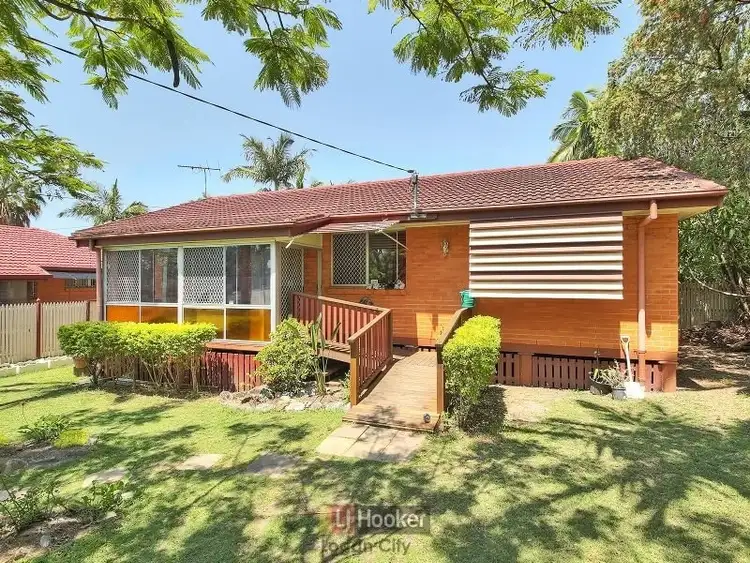 15 Dorothy Street, Woodridge QLD 4114