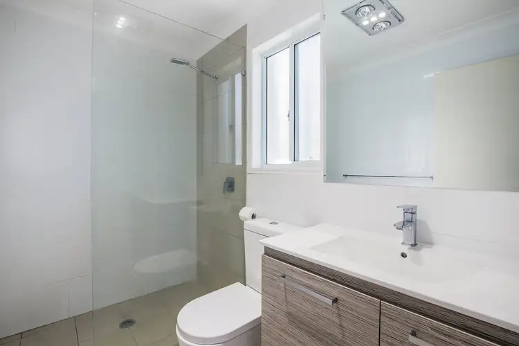 Sixth view of Homely house listing, 8 Harrow Place, Arundel QLD 4214