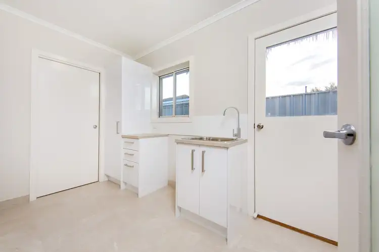 Sixth view of Homely townhouse listing, 2/358 Rau Street, East Albury NSW 2640
