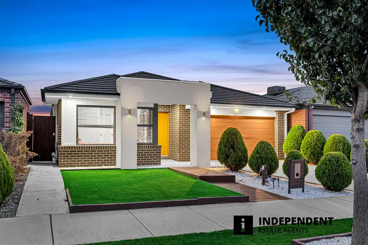 22 EMINENCE DR, Cranbourne West VIC 3977