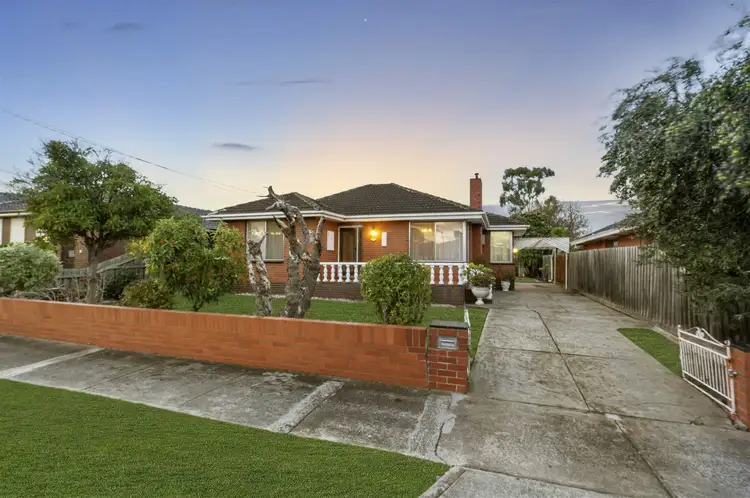 52 Chedgey Drive, St Albans VIC 3021