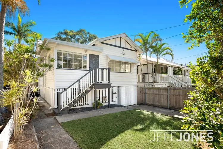 19 Rowsley Street, Greenslopes QLD 4120