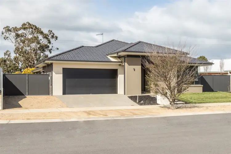 Second view of Homely house listing, 8 Valderama Court, Tatura VIC 3616