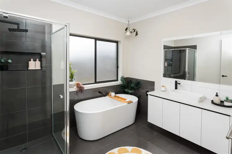 Sixth view of Homely house listing, 8 Valderama Court, Tatura VIC 3616