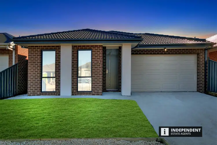 Second view of Homely house listing, 8 Ballad Street, Strathtulloh VIC 3338