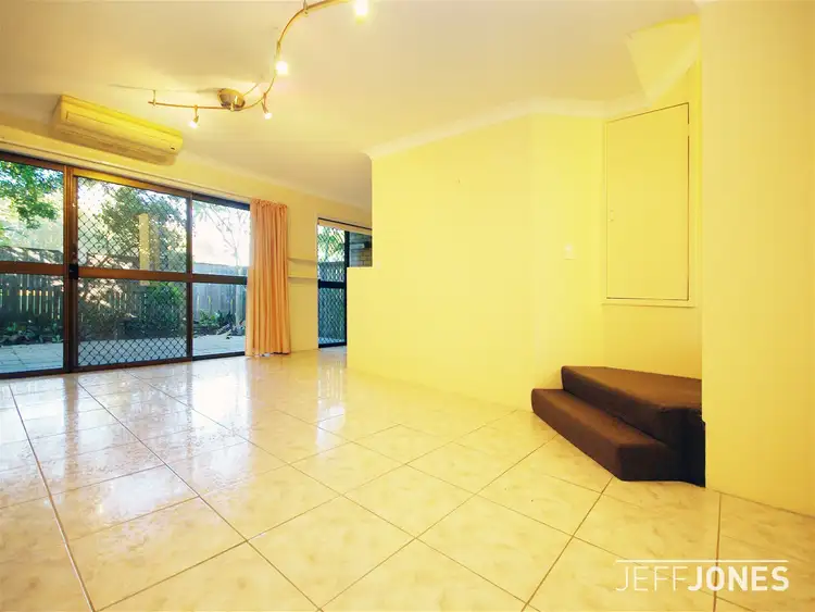 Fifth view of Homely unit listing, 2/19 Temple Street, Coorparoo QLD 4151