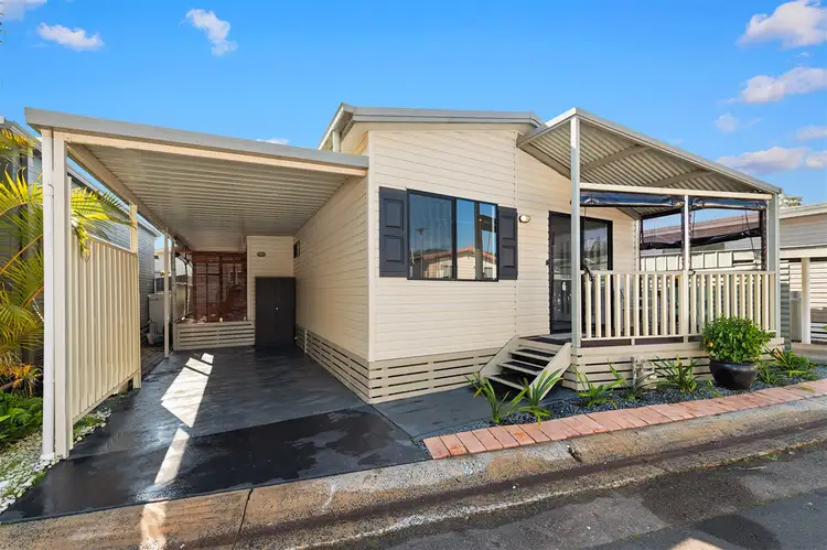 1 Sunshine Wattle Road, Green Point NSW 2251