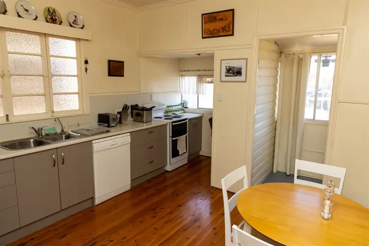 13 Short Street, Wandoan QLD 4419