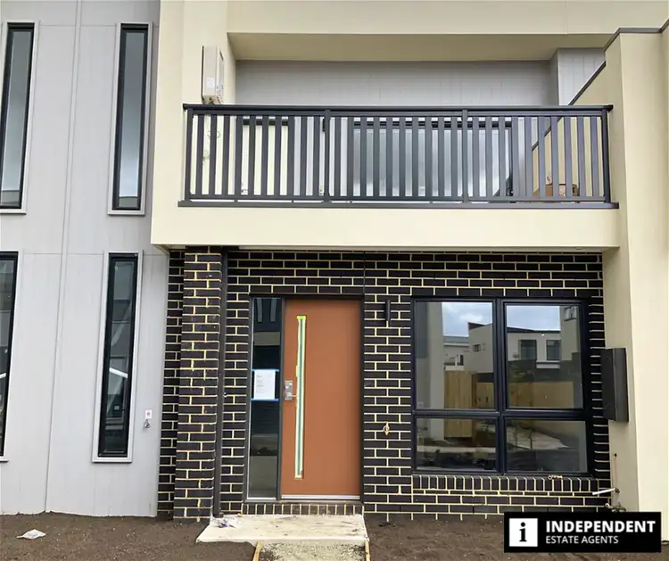 Main view of Homely townhouse listing, 32 Myrtle Walk, Cranbourne West VIC 3977