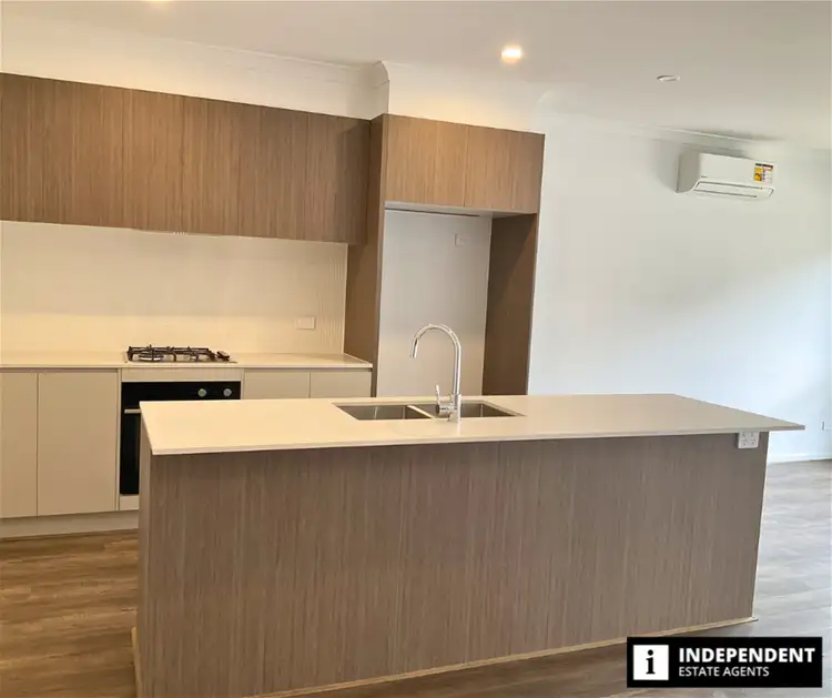 Fourth view of Homely townhouse listing, 32 Myrtle Walk, Cranbourne West VIC 3977