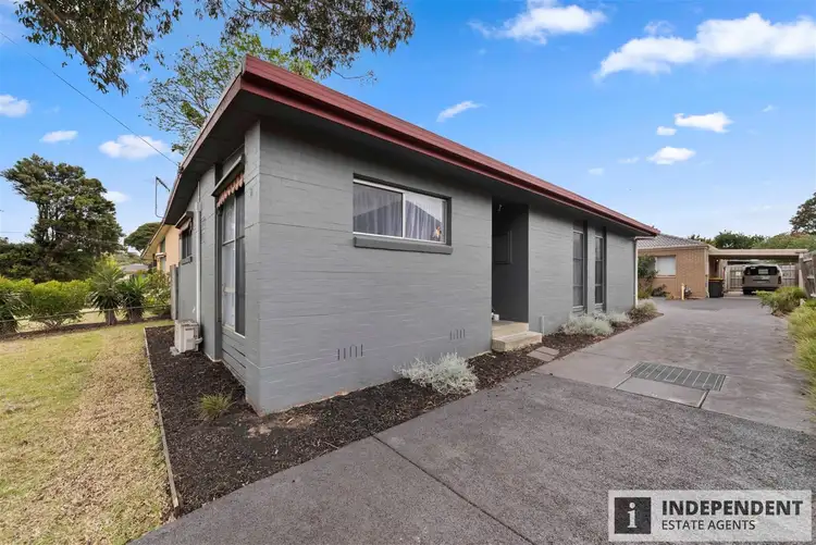 Fourth view of Homely unit listing, 1/11 Bouvardia Crescent, Frankston North VIC 3200