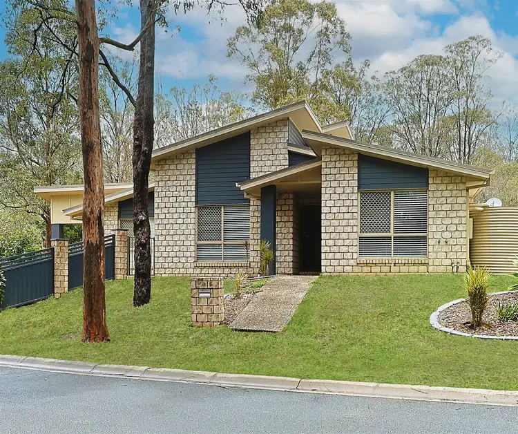 4 Sanctuary Parkway, Waterford QLD 4133