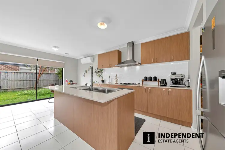 Fifth view of Homely house listing, 33 Grandvista Crescent, Cranbourne West VIC 3977