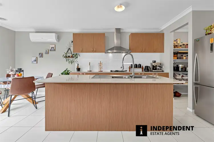Sixth view of Homely house listing, 33 Grandvista Crescent, Cranbourne West VIC 3977