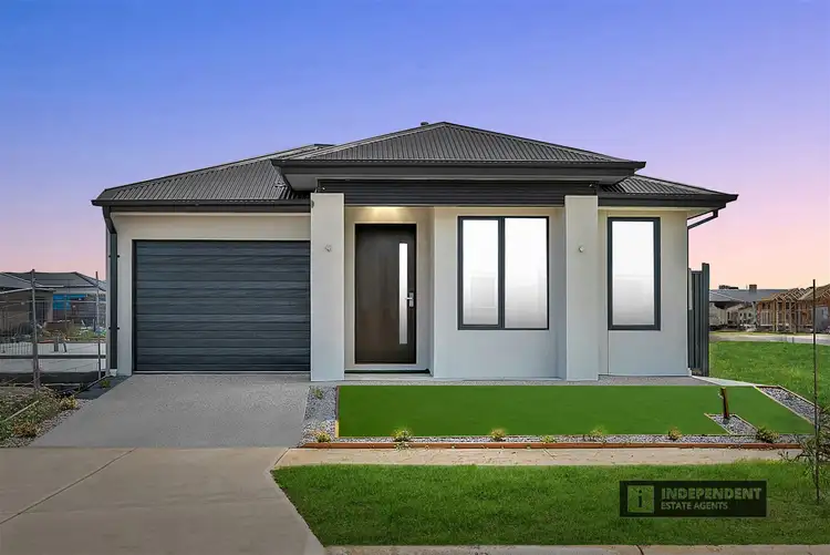 4 Ruff Way, Melton South VIC 3338