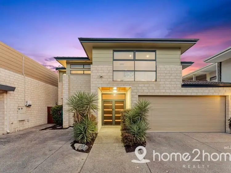 3/10 Johnson street