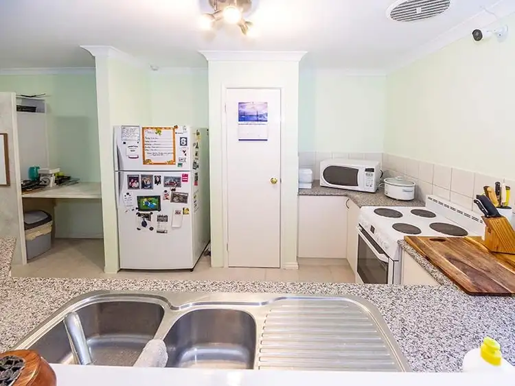 Sixth view of Homely house listing, 2/21 La Manche Avenue, Port Kennedy WA 6172