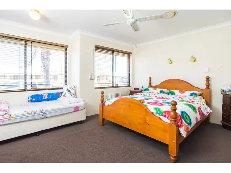 Second view of Homely house listing, 5 Skipjack Way, Warnbro WA 6169