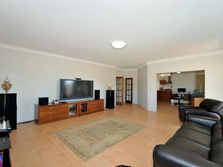 Seventh view of Homely house listing, 2 Venice Retreat, Warnbro WA 6169