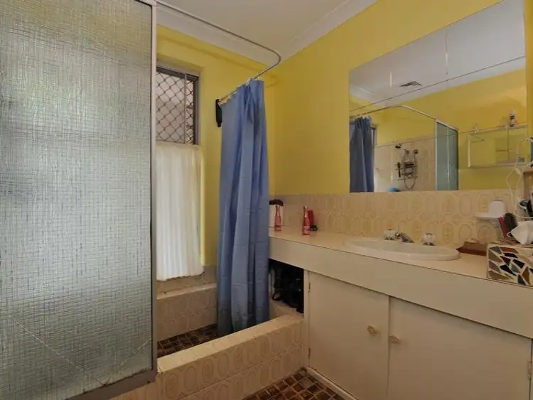 Seventh view of Homely semi-detached listing, A/8 Lynda Crescent, Cooloongup WA 6168