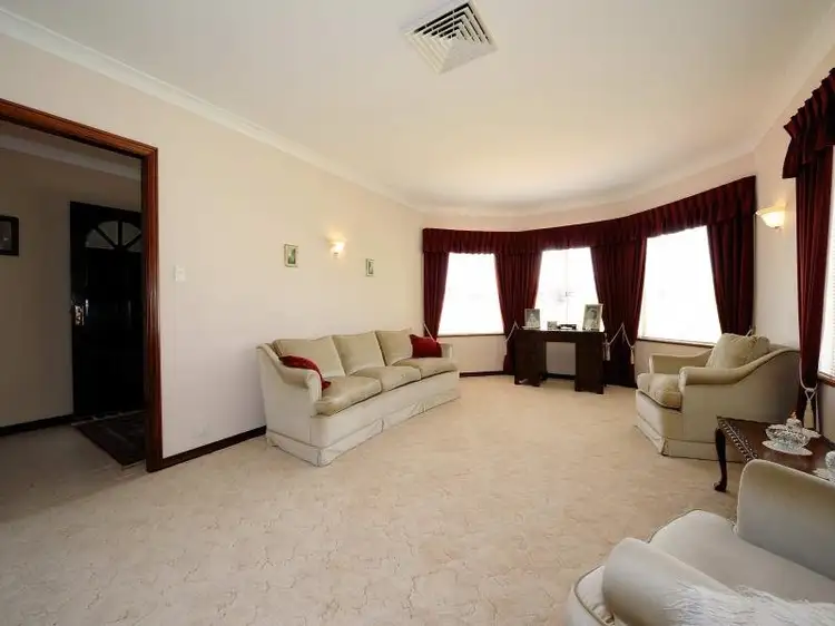 Fifth view of Homely house listing, 1 Murdoch Drive, Singleton WA 6175
