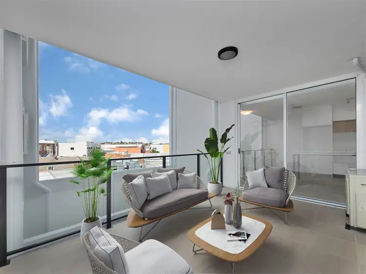 206/283 LOGAN ROAD, Greenslopes QLD 4120