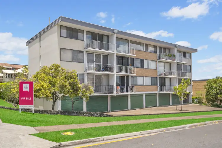 1/223 Cavendish Road, Coorparoo QLD 4151