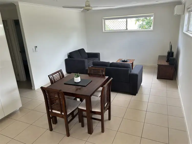 2/3 McKenzie, Middlemount QLD 4746