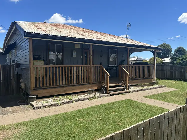 2 Bessie Street, Dalby QLD 4405