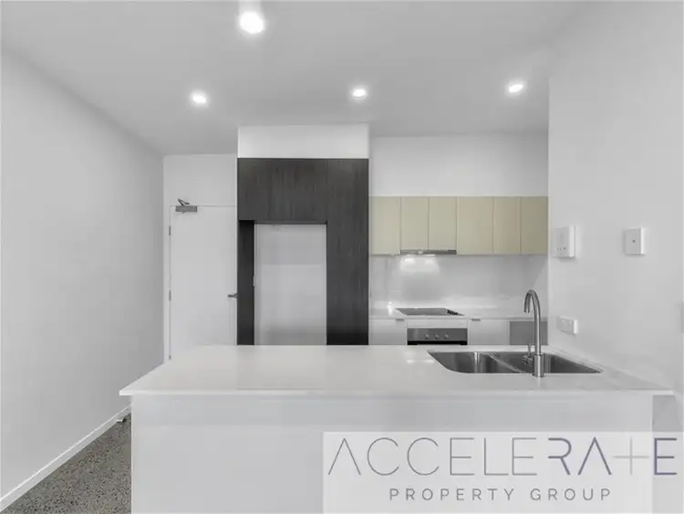 Sixth view of Homely unit listing, 201/27 Ekibin Road, Annerley QLD 4103